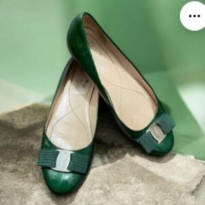 Salvatore Ferragamo Green Patent Bow Ballet Flats Size 6B